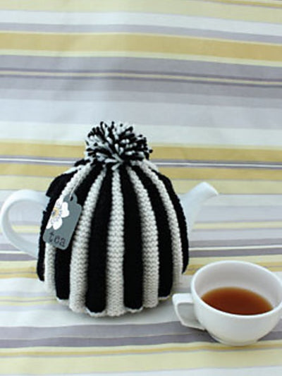 Classic Pleated Tea Cozy by Patons