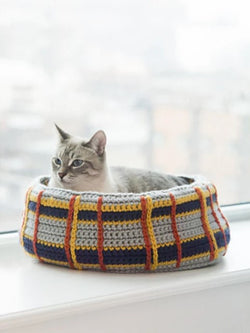Curl-Up Kitty Cat Bed by Lion Brand Yarn